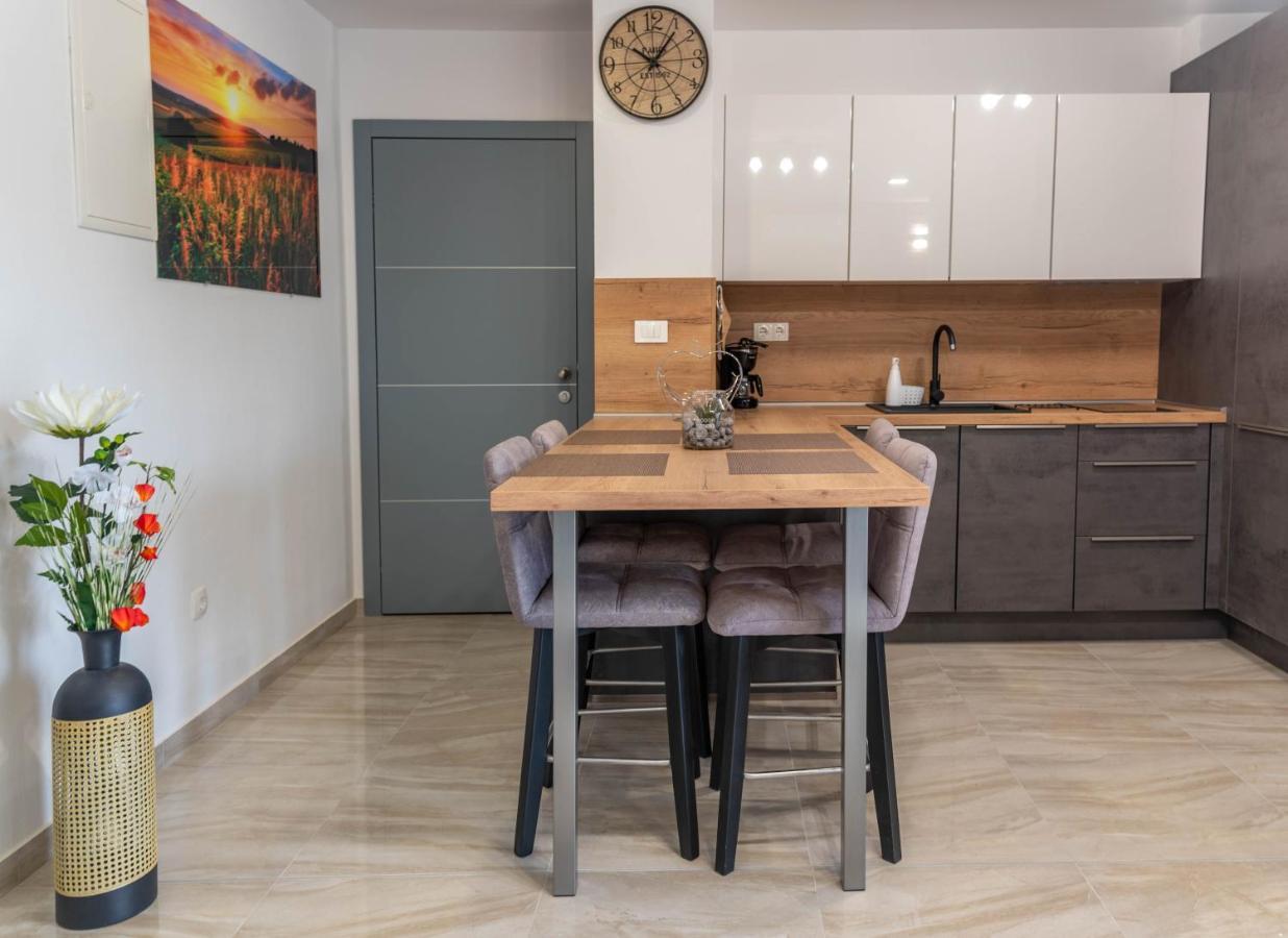Apartmani Dalmacija Drage Extérieur photo